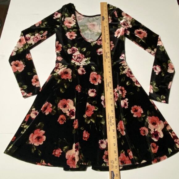 Women's Floral Velvet Skater Dress Small Fit n Flare Long Sleeve Winter Witchy - Picture 4 of 10